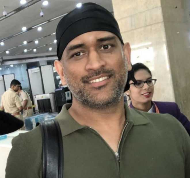 MS Dhoni arrives in Jaipur, sporting new look: Picture goes viral