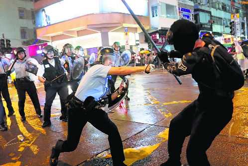 Police, protesters clash in Hong Kong