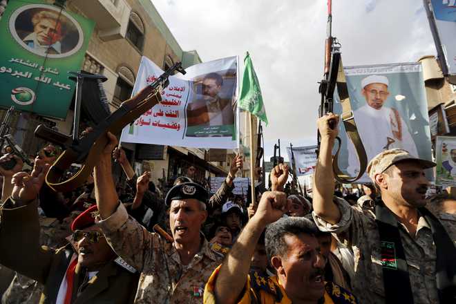 Saudi Arabia, UAE vow to back Yemen war effort amid cracks