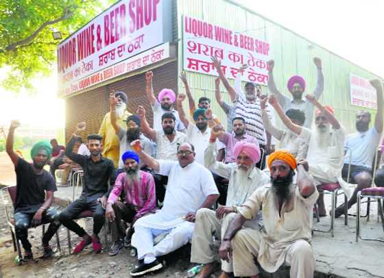 Furore over reopening of liquor vend in Mohali