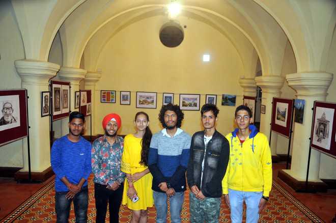 Drawing AND painting exhibition - The Tribune