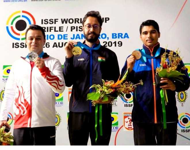 Abhishek wins gold, bronze for Saurabh : The Tribune India