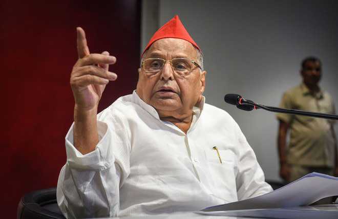 Mulayam comes out in Azam Khan’s support