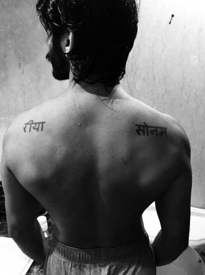 Harshvardhan flaunts his tattoos
