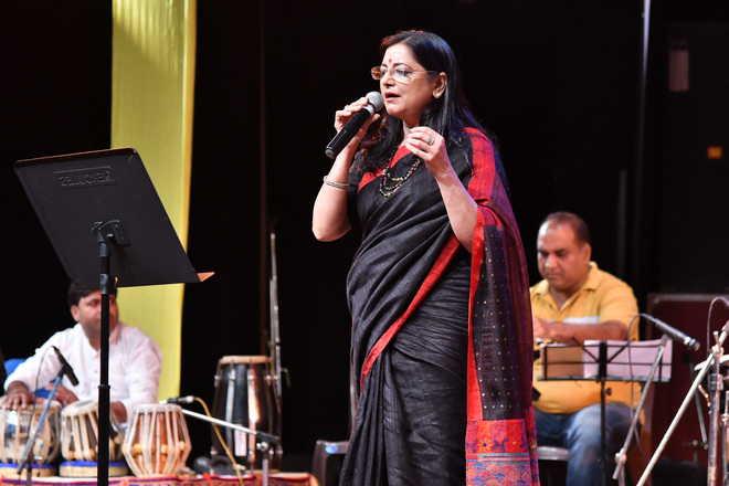 Ovations on Khayyam classics reverberate Tagore Theatre