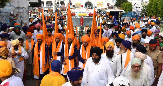 Amid fervour, Guru Nanak’s baraat leaves for Batala