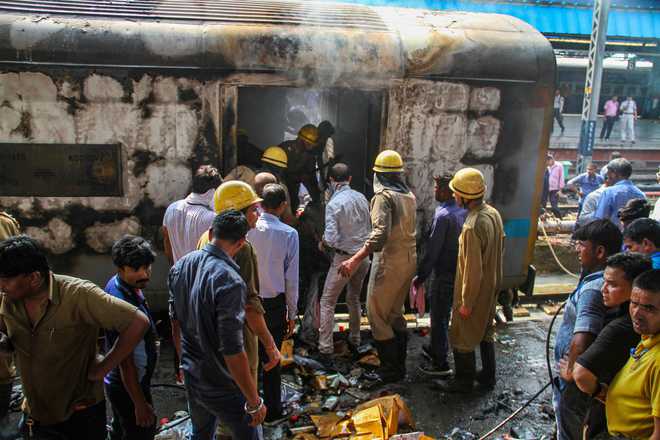 Fire on Chandigarh-Kochuvalli Express put out
