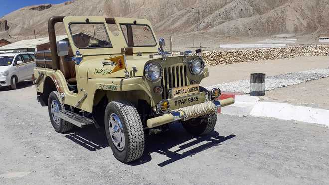 Jeep captured from Pak in 1971 stands as âwar trophyâ in army camp near Leh