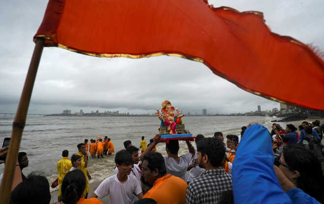 Dancing atop 20 of Mumbai’s bridges dangerous, authorities tell Ganesh devotees
