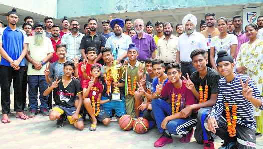 Punjab basketball team accorded warm reception