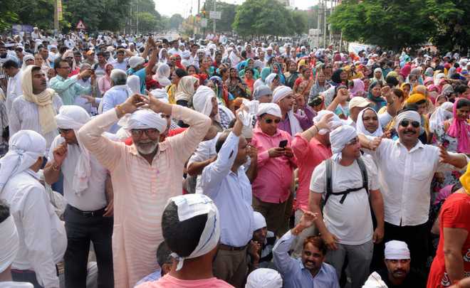 As poll nears, CM city turns protest hub