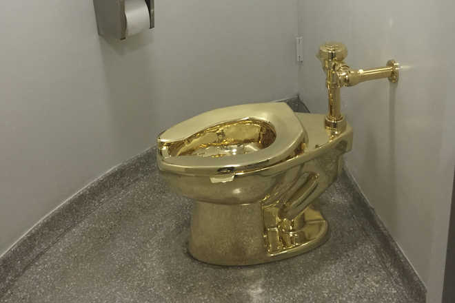 18-carat gold toilet stolen from Britain''s Blenheim Palace