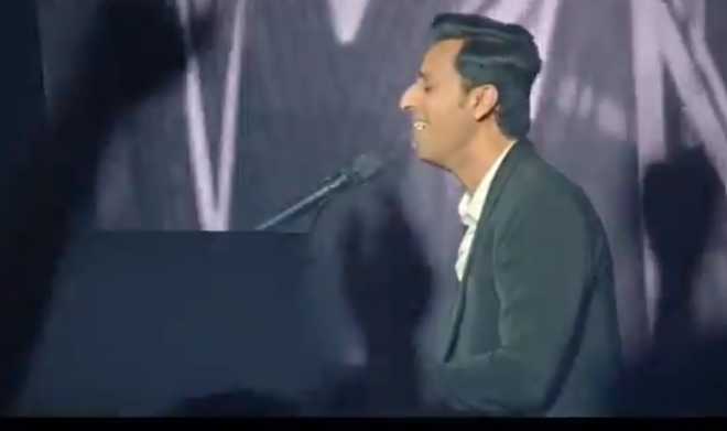 Pak singer Farhan Saeed alleges plagiarism by Salim-Sulaiman