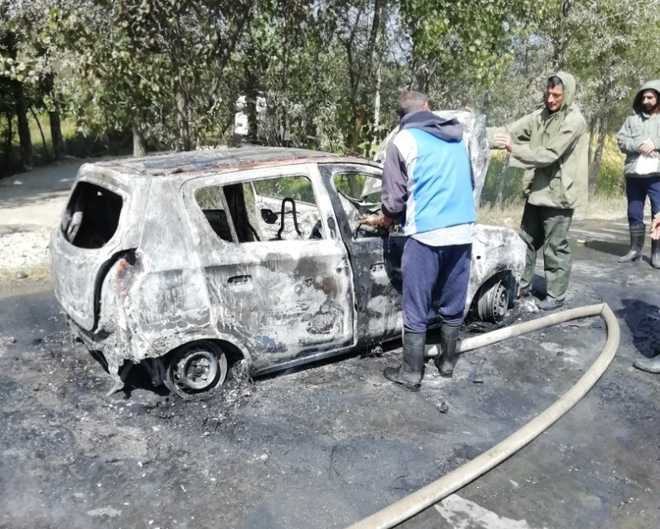 Militants assault civilian, set ablaze his car in J-K’s Baramulla