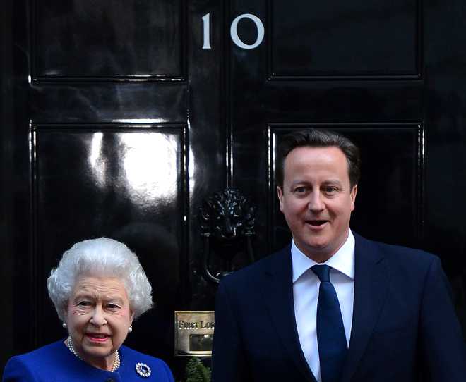 Ex-PM David Cameron says asked queen’s help in Scottish vote
