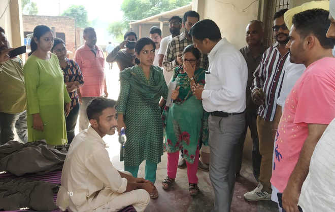 Central team meets jaundice patients at Harraipur