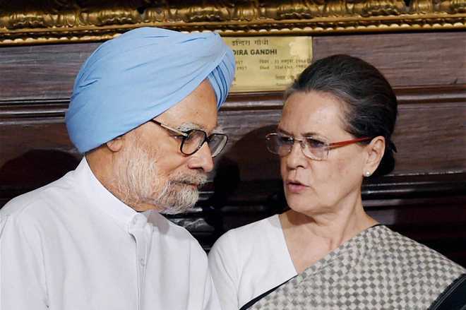 Manmohan Singh, Sonia visit Chidambaram in Tihar jail